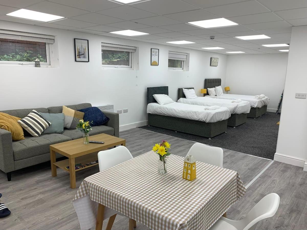 Huge Studio Close To City Centre With Free Secure Parking Leeds  Exteriér fotografie